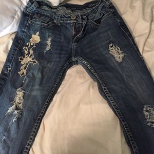 MAKE AN OFFER Only wore once!!!! Cowgirl Tuff Jean