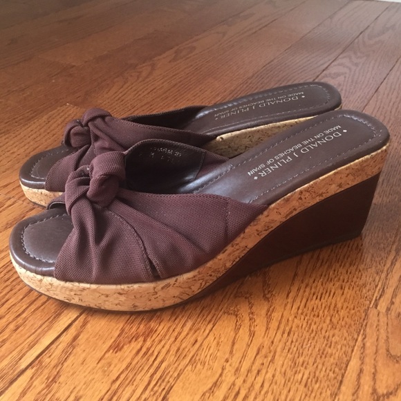 🔸Donald J. Pliner🔸 Canvas & Leather Wedge Sandal