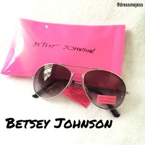 ⭐️SALE⭐️🆕 Betsey Johnson Aviators