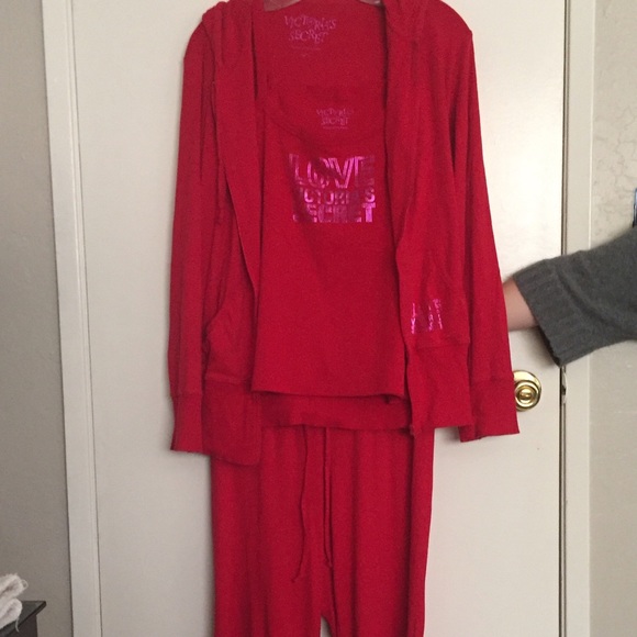 Victoria's Secret 3 piece pajama set!