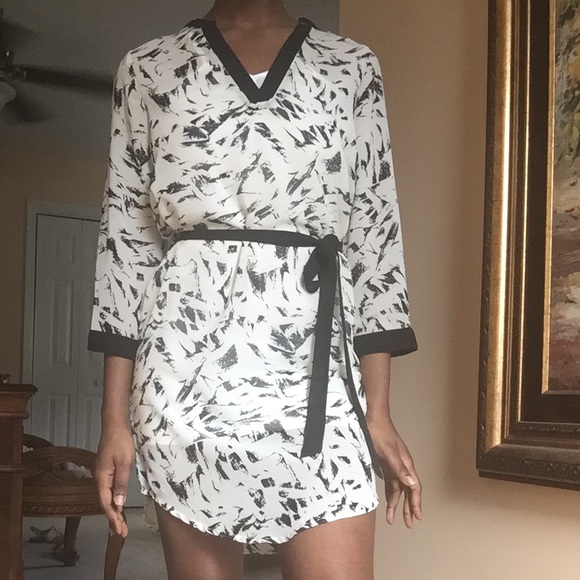 Forever 21 Dresses & Skirts - Abstract dress