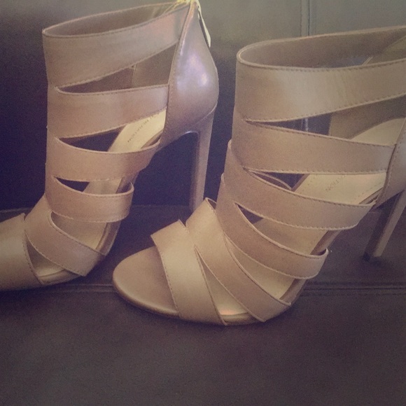 ❌SOLD❌BCBG Gladiator heels!
