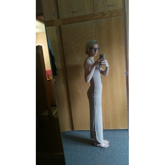 Victoria's secret Maxi dress ?? - Picture 3 of 4