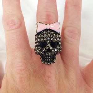 Betsey Johnson Skull Ring Size 6