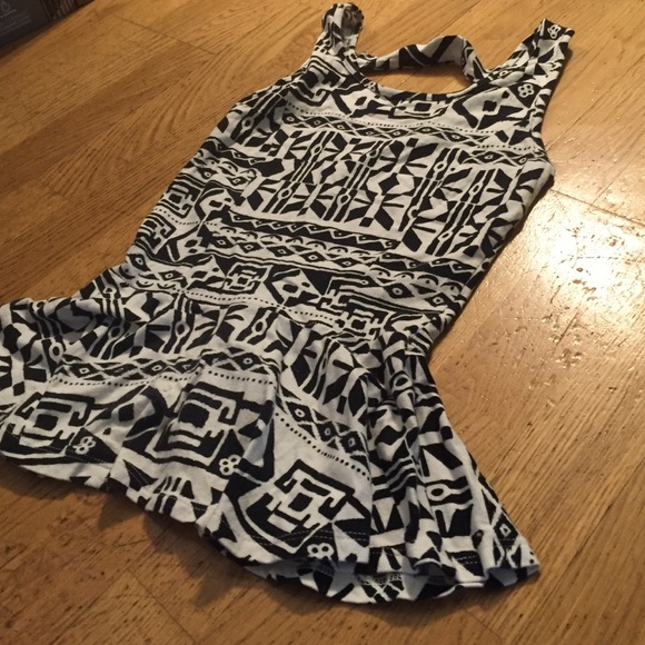 Black and white peplum top - Picture 2 of 3