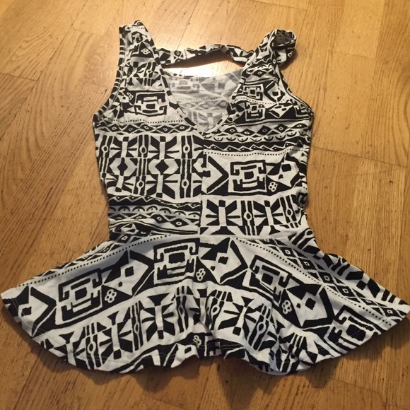 Black and white peplum top - Picture 3 of 3