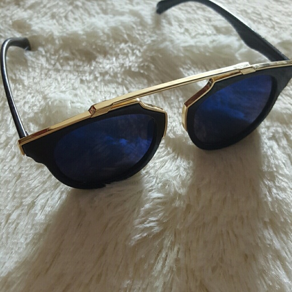 SHADES - Picture 2 of 4