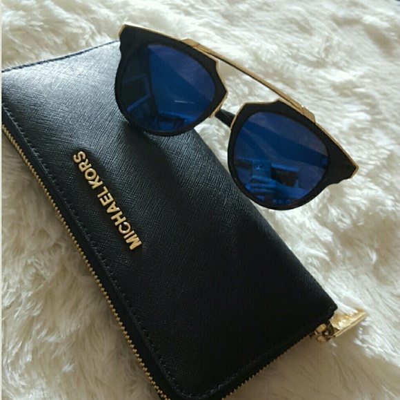 SHADES - Picture 3 of 4