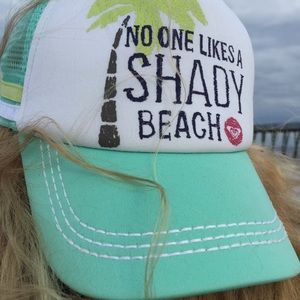 Roxy no one likes a shady beach snapback😉🌴