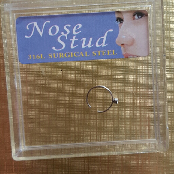 NOSE STUD - Picture 2 of 3