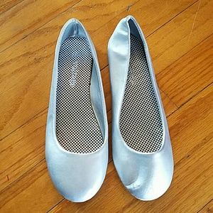 Women flats