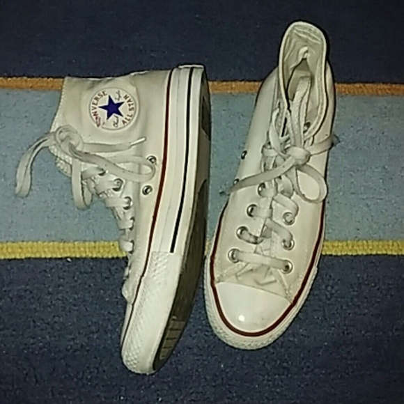 White high top converse chuck Taylor's