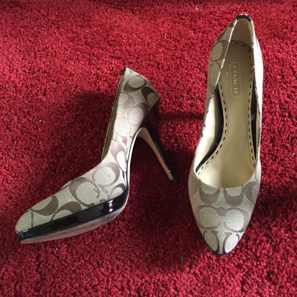 COACH classic heels size 6.5 - Picture 1 of 1