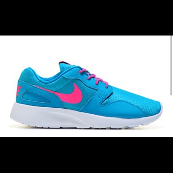 🚫SOLD🚫SOLD at ♏ ️Nike Roshe Shoes🚫 - Picture 2 of 4