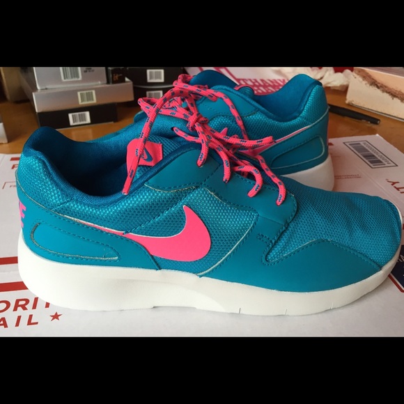 🚫SOLD🚫SOLD at ♏ ️Nike Roshe Shoes🚫 - Picture 3 of 4