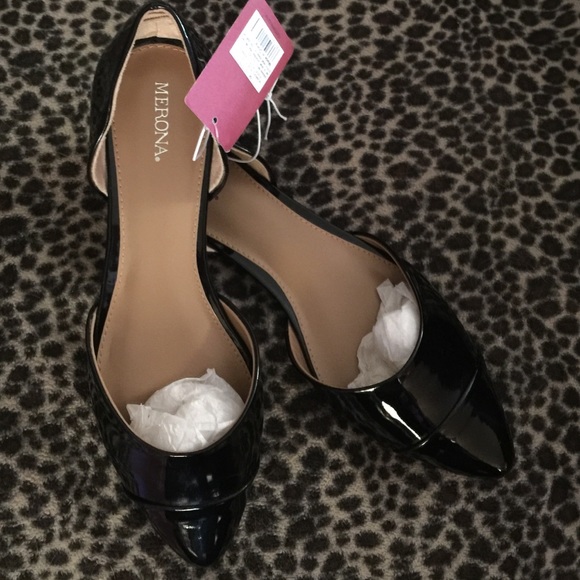 NWT sexy black flats size 8