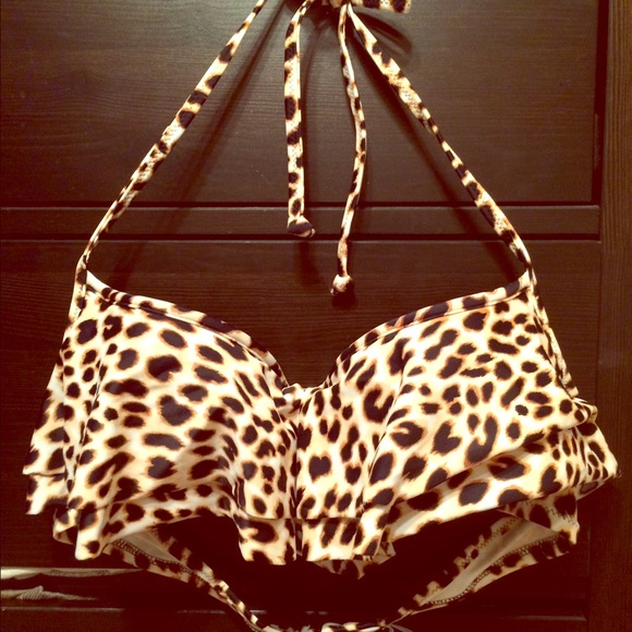 CHEETAH PRINT FLOUNCE BIKINI TOP FROM V.S SIZE M