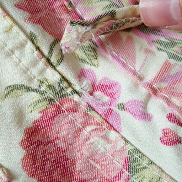 SOLD! Vanilla Star cropped floral pants - Picture 2 of 4