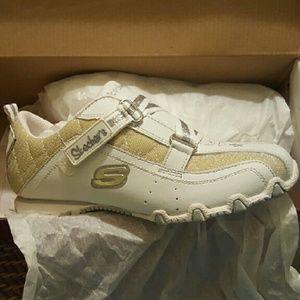 SOLD!!!!Children's Skechers sneakers size (1)