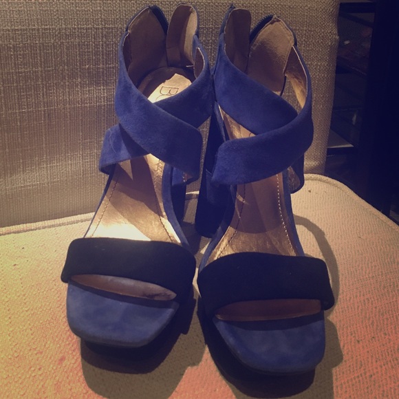 BCBG size 8.5 pumps heels