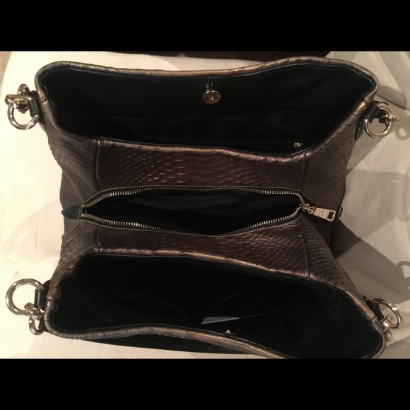 Coach purse - Picture 2 of 4
