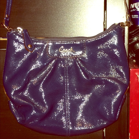 NAVY PATENT LEATHER COACH CROSS BODY BAG