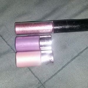 --SOLD--Eye shadow bundle