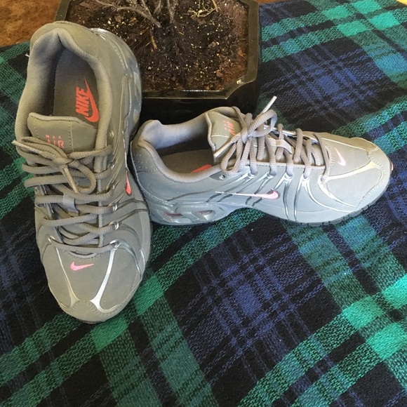 Last chance! Nike air max athletic shoes!!!