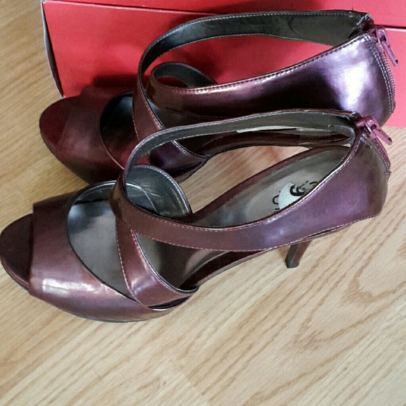 Shoes - Picture 2 of 4