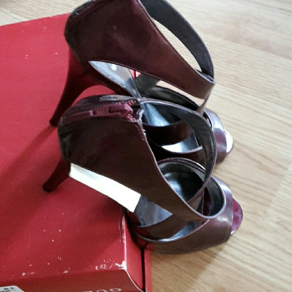 Shoes - Picture 3 of 4