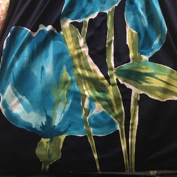 Polyester dress - Picture 3 of 3