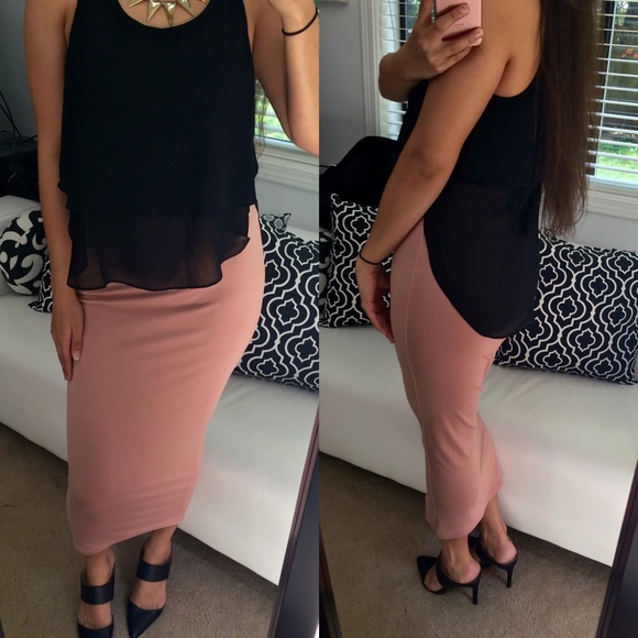 CHECK CLOSET FOR MORE - Picture 2 of 4