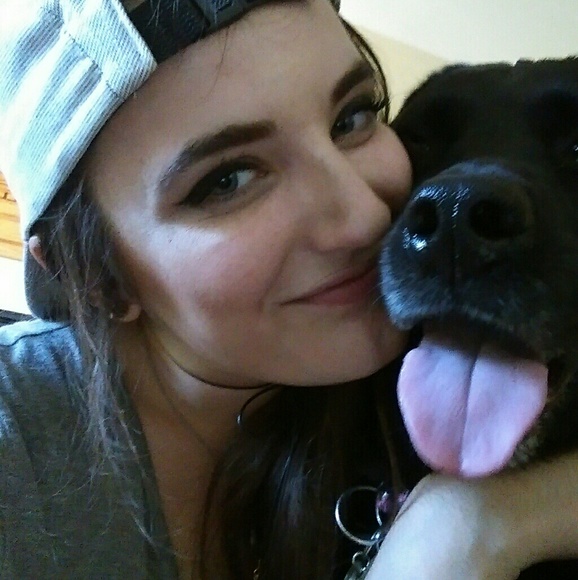 Meet your Posher, Rachel - Picture 2 of 2