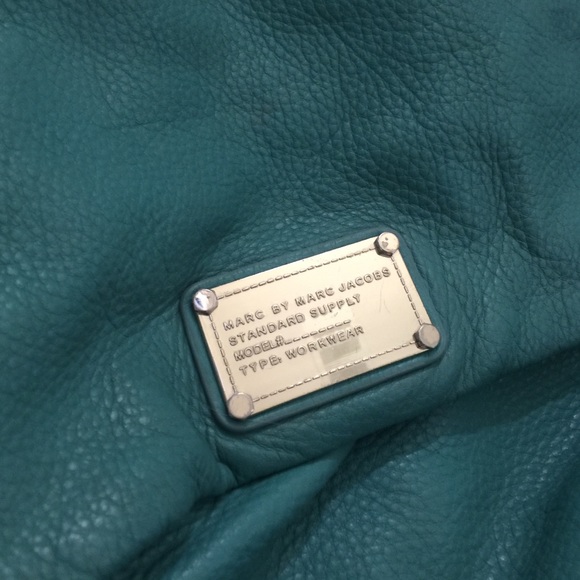 Marc  by Marc Jacobs Classic Messenger Bag - Picture 2 of 4