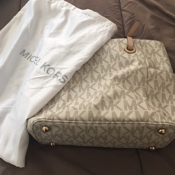 MK authentic jet set logo tote with dust bag