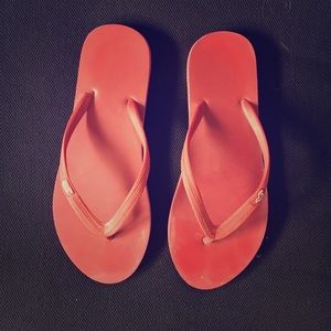 Hollister flip flops