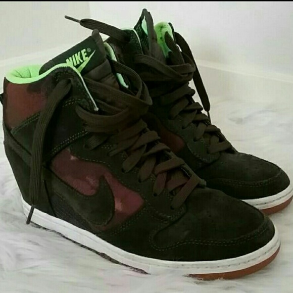 SOLD Ladies Nike wedge sneaker