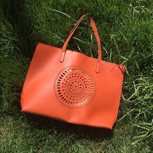 New Neiman Marcus Vegan Leather Summer Tote
