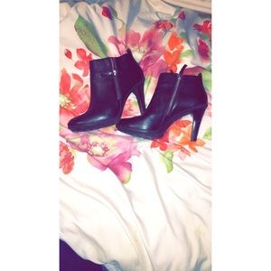 Tahari Black Genuine Leather Zip Up Booties