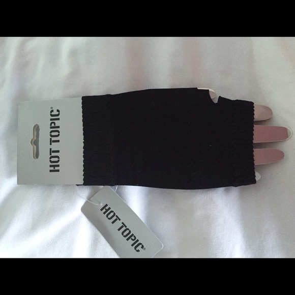 *NWT* Hot Topic Gloves