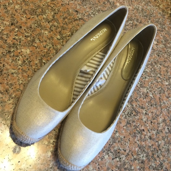 Merona beige with gold overlay wedge new