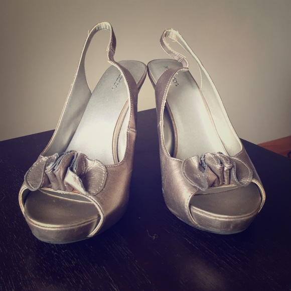 Open toed sling back heels