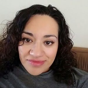 Meet your Posher, Leticia