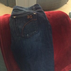 Joes boyfriend jeans. Honey fit