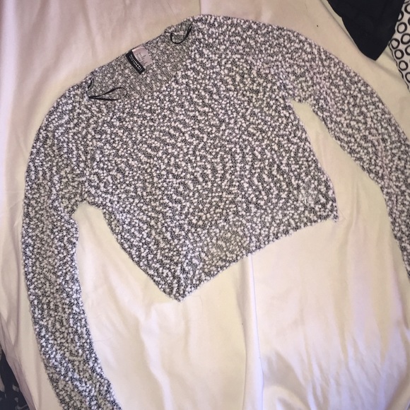 Long sleeve crop top