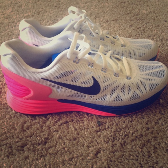 Brand new never work women's Nike shoes.