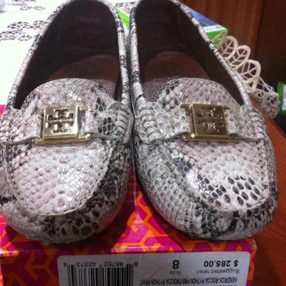 Tory burch flat