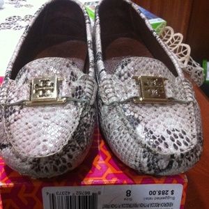 Tory burch flat