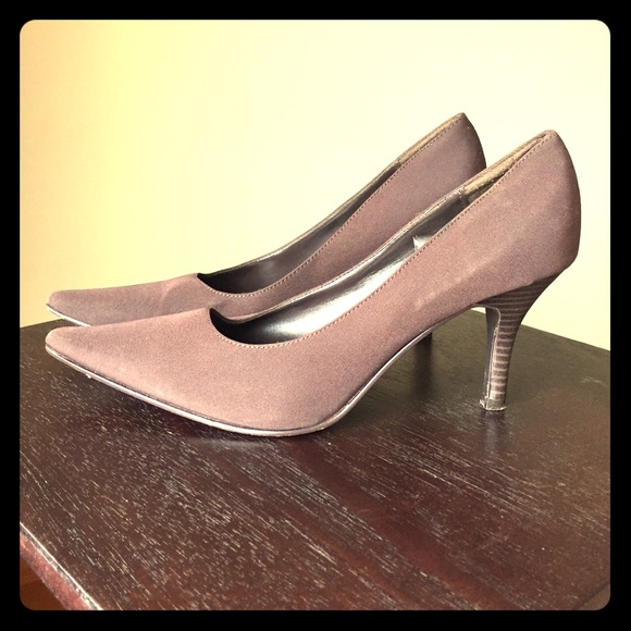 Brown pointed heels.