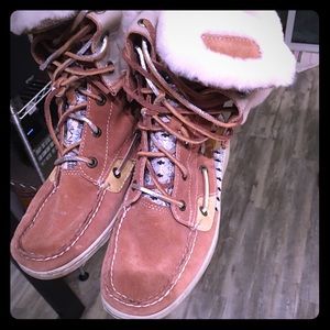 Size 8 Sperry boots